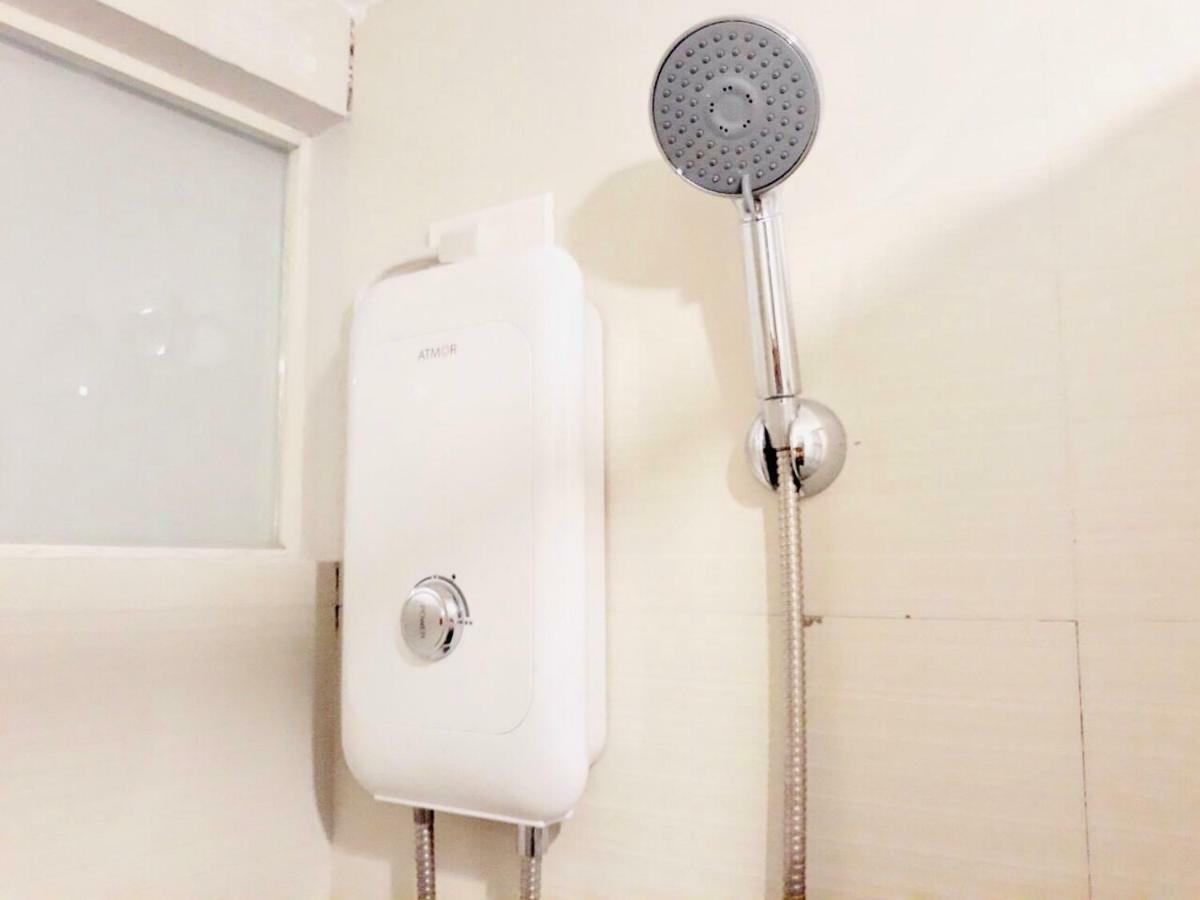 The Sentinel Residences Suite Manila Bagian luar foto